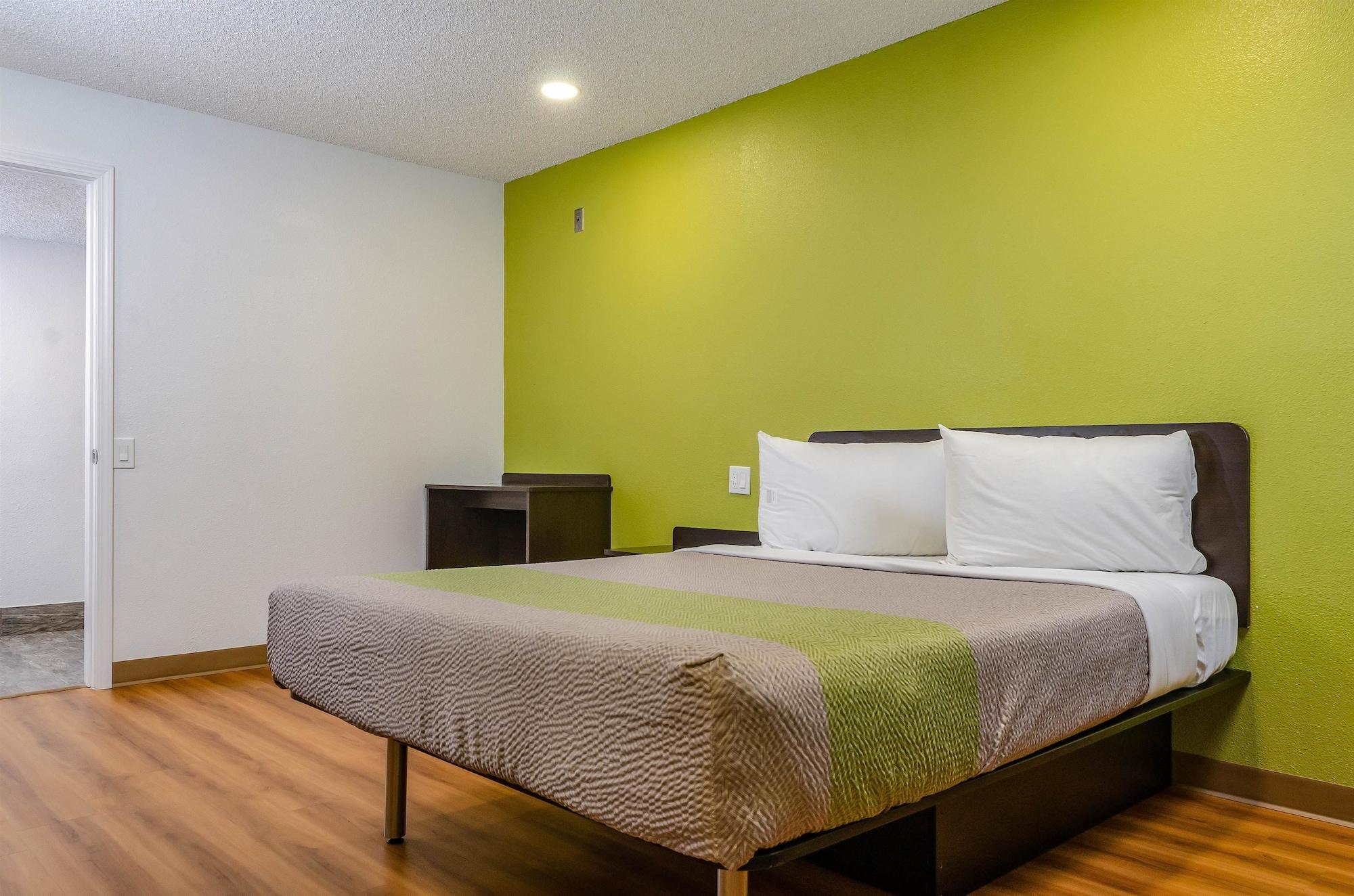 โมเทล 6 เฟรสโน โยเซมิตี ไฮเวย์ Hotel ภายนอก รูปภาพ