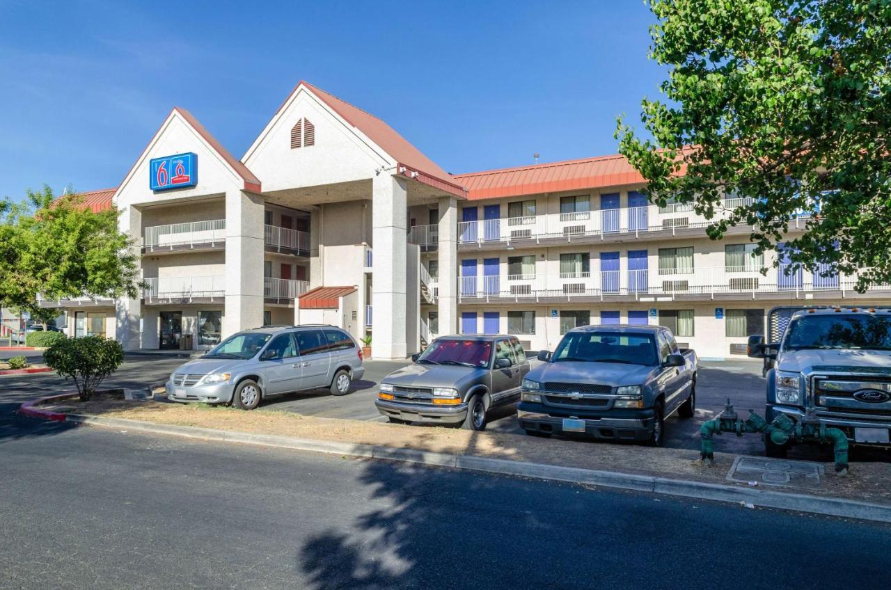โมเทล 6 เฟรสโน โยเซมิตี ไฮเวย์ Hotel ภายนอก รูปภาพ